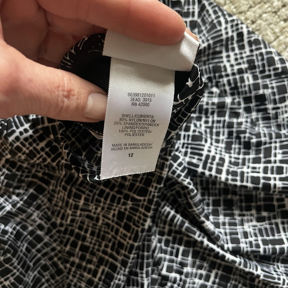 Jaclyn Smith Women's Black And White Size 12 Tankini Swim Top Padded Bra Area - Picture 13 of 14